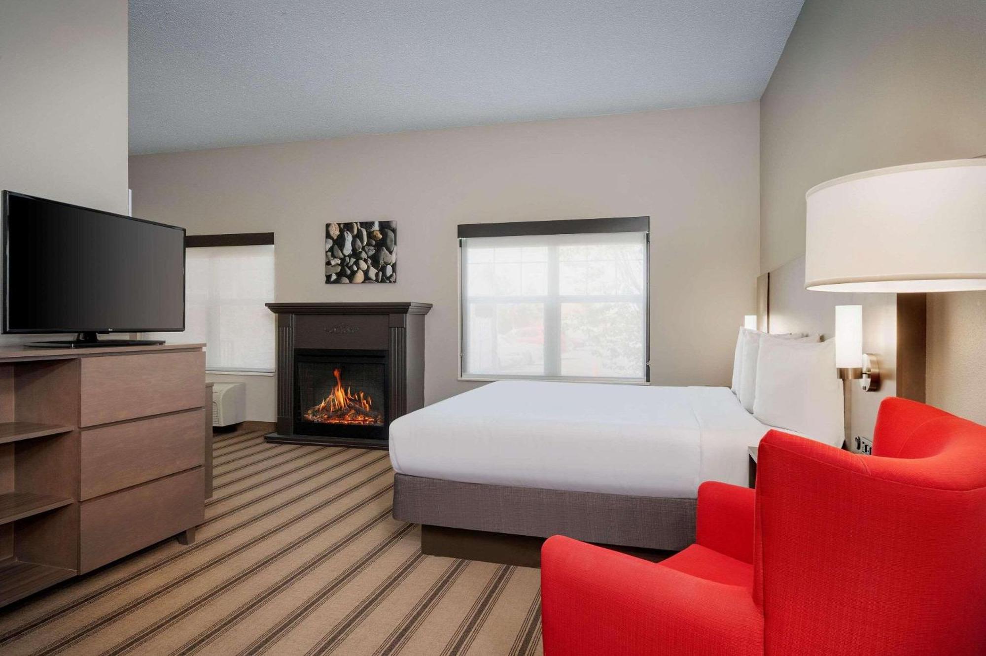 Country Inn & Suites By Radisson Albertville Near Outlet Mall Bagian luar foto