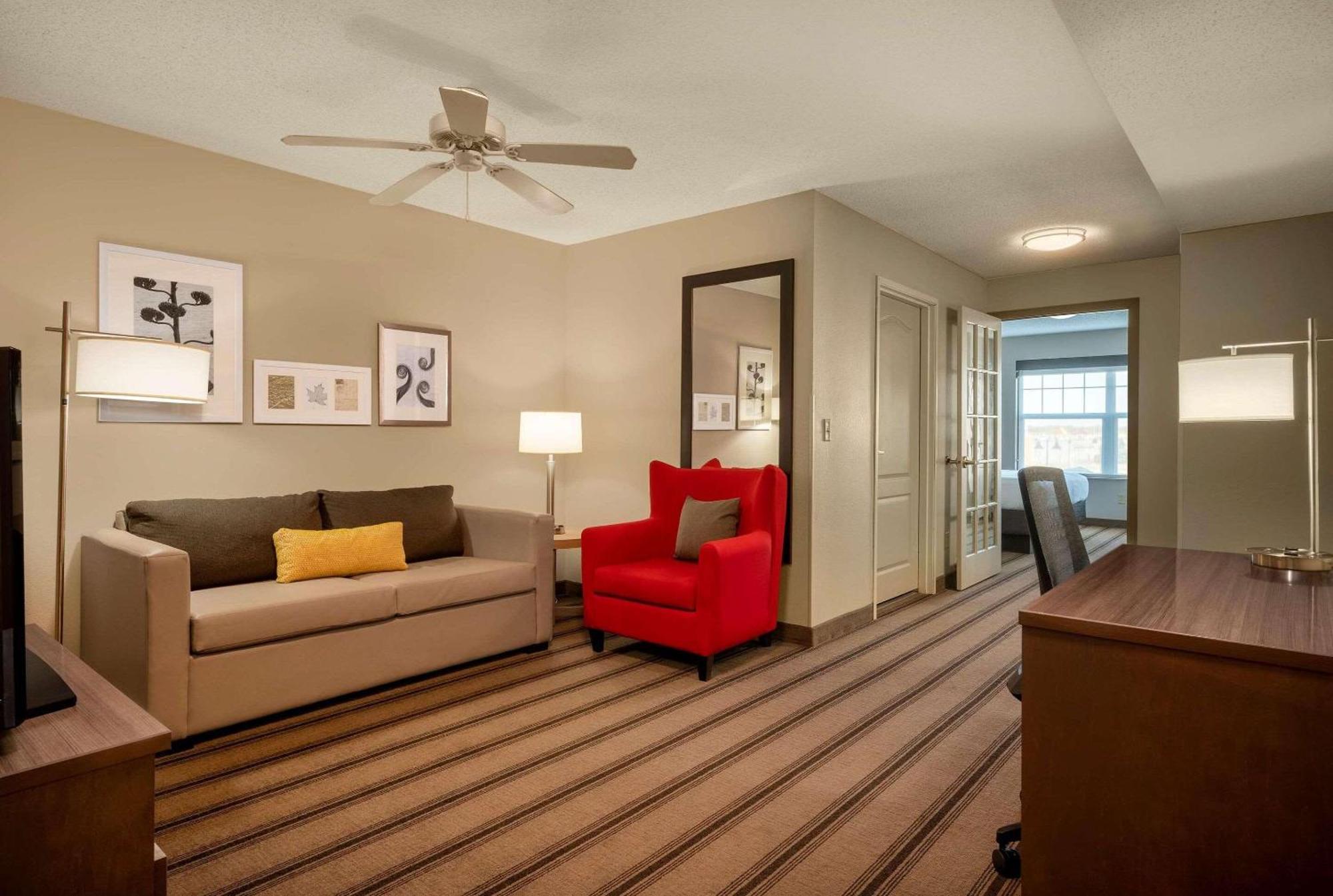 Country Inn & Suites By Radisson Albertville Near Outlet Mall Bagian luar foto